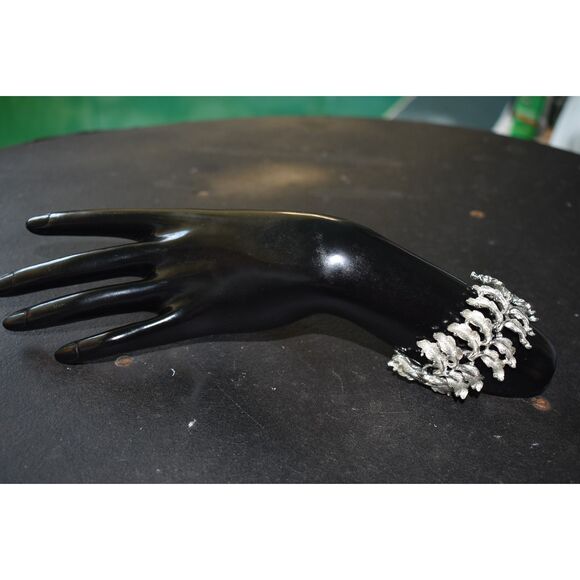 Dainty Silver-Toned Leaf Bracelet – Elegant, Intricate, Timeless (5") - Picture 2 of 4